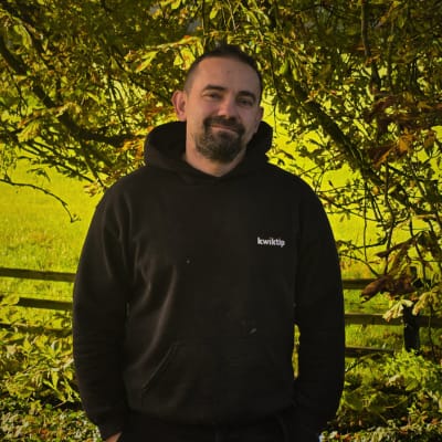 Meet the team - 400 x 400 - Frank